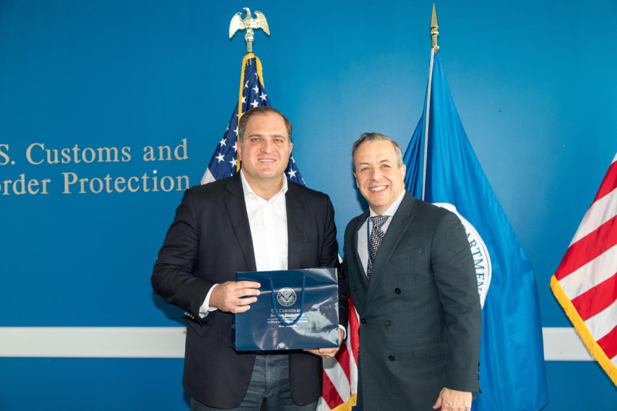 Πιτσιλής: Συνάντηση με τον επικεφαλής της Υπηρεσίας Τελωνείων και Προστασίας Συνόρων των ΗΠΑ - Ενίσχυση της συνεργασίας