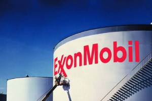 Exxon Mobil: Αύξηση 52% στην αμοιβή του CEO το 2022, στα 35,9 εκατ. δολάρια