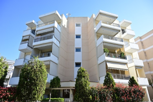 Μαρούσι: Γυναίκα έπεσε δύο φορές από τον τέταρτο όροφο – Συνελήφθη ο σύζυγός της