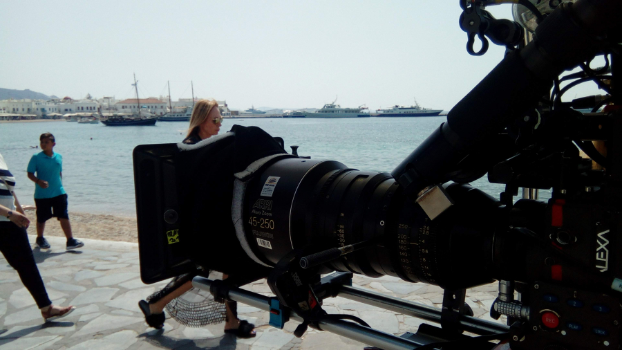 «Πραγματικό» φαγητό και τζιτζίκια που δεν κάνουν θόρυβο ανάμεσα στα περίεργα αιτήματα ξένων ηθοποιών και συνεργείων