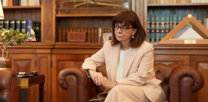 Την ανάγκη στήριξης του τουρισμού ανέδειξε η ΠτΔ, σε συνάντησή της με τον γ.γ. του ΠΟΤ