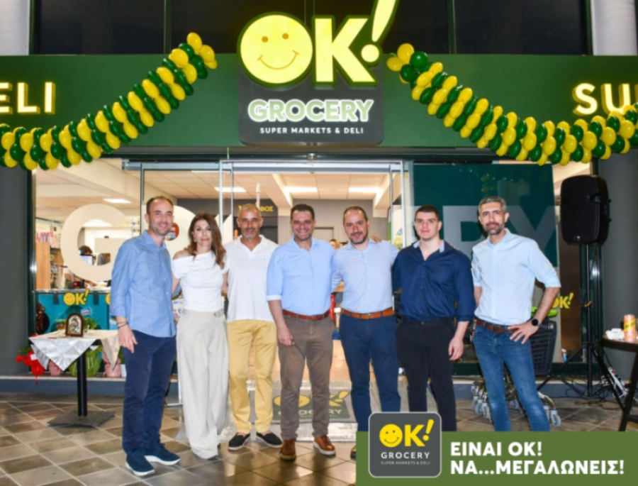 Από αριστερά προς τα δεξιά: οι ιδιοκτήτες του νέου καταστήματος, Φρόσω Βασιλειάδη και Ηλίας Ντούκος, μαζί με τον ιδιοκτήτη της OK! Anytime Markets κ. Κώστα Κορκιδάκη, τον Γενικό Διευθυντή Βορείου Ελλάδος κ. Γιώργο Σαρηγιαννίδη, τον Διευθυντή Franchise κ. Παναγιώτη Ζεμπιλά και τον Διευθυντή Δικτύου κ. Γιώργο Μπόνο.