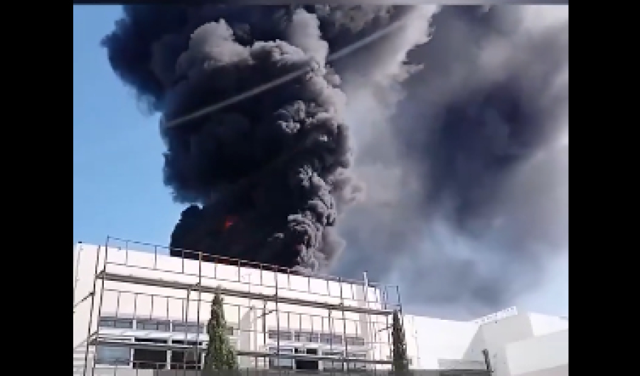 Μεγάλη πυρκαγιά ξέσπασε στο Μουσικό Σχολείο της Παλλήνης