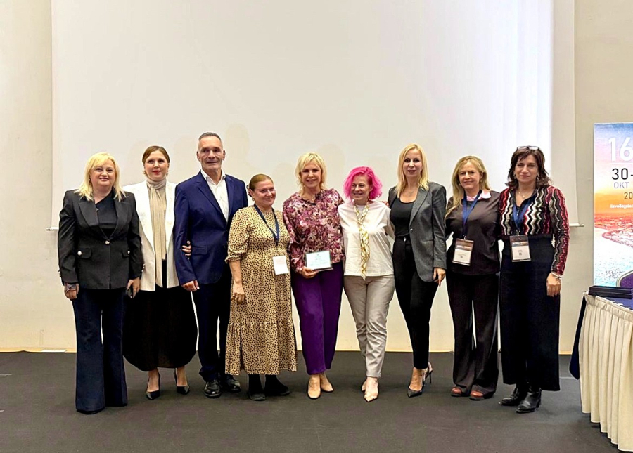 Βραβείο επιχειρηματικότητας στην Ιουλία Τσέτη από τους νοσοκομειακούς φαρμακοποιούς