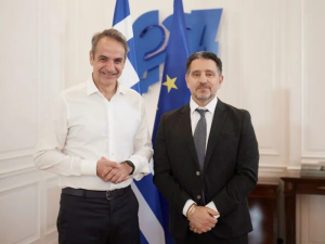 Συνάντηση Μητσοτάκη με Panay της Amazon: Στο τραπέζι η ενσωμάτωση της ελληνικής σε Kindle και Alexa
