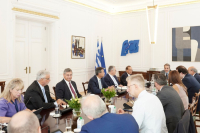 Δωρεά 300 εκατ. ευρώ από τις τράπεζες για αναβάθμιση σχολείων για το πρόγραμμα «Μαριέττα Γιαννάκου»