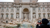 Ιταλία: Εισιτήριο 2 ευρώ για τους τουρίστες που θέλουν να θαυμάσουν από κοντά τη «Φοντάνα Ντι Τρέβι»