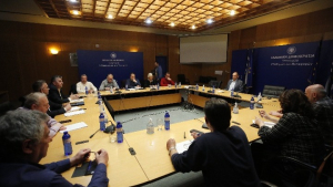 Γεραπετρίτης με εκπροσώπους ΠΟΣ: Συζητήθηκε η ασφαλής επανεκκίνηση του σιδηροδρόμου