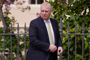 Σκάνδαλο Επστάιν: Έως και έναν χρόνο οι έρευνες για τον πρίγκιπα Άντριου και τον Πίτερ Μάντελσον