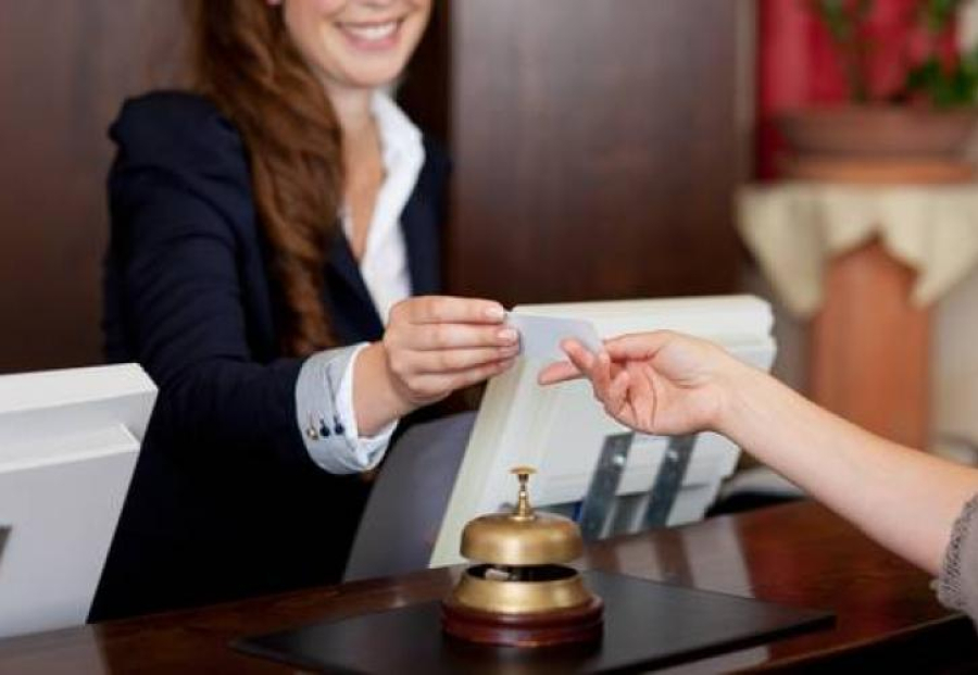 Τεράστιο πλήγμα η έλλειψη προσωπικού σε τουρισμό και εστίαση και στην Κύπρο