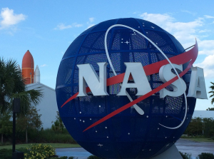 NASA: Πρώτο κύμα απολύσεων εργαζομένων, στο οποίο περιλαμβάνεται και η επικεφαλής επιστήμονάς της