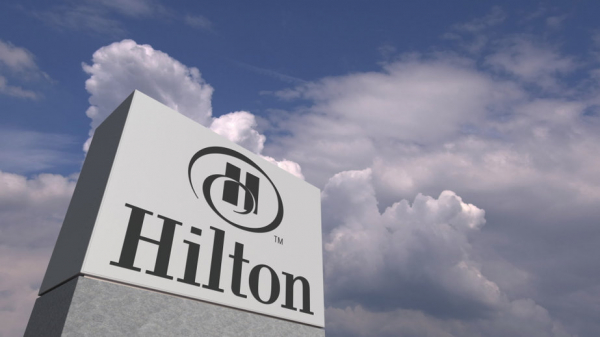 Hilton: Εμφάνισε κέρδη, διπλασίασε τα έσοδα το δ' τρίμηνο 2021
