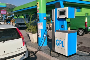 Ιταλία: Σχέδιο για παράταση της διακοπής του φόρου καυσίμων