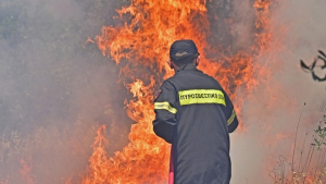 Φωτιά στην Ανατολική Μάνη: Συνεχίζεται η κατάσβεση σε διάφορες περιοχές