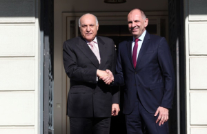Γ. Γεραπετρίτης με ΥΠΕΞ Αλγερίας: «Ενώνουμε τις φωνές μας στη βάση του Διεθνούς Δικαίου»