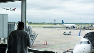 Πάνω από 6.000 πτήσεις ακυρώθηκαν το Σαββατοκύριακο των Χριστουγέννων