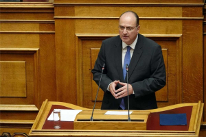 Έκτακτα μέτρα για τον αφθώδη πυρετό - Έντονη αντιπαράθεση του Μ. Λαζαρίδη με τον Π. Πολάκη