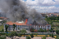 Κωνσταντινούπολη: Καταστράφηκε ολοσχερώς ελληνικό νοσοκομείο από φωτιά