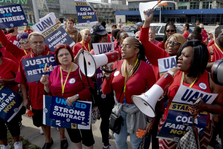 ΗΠΑ: Η πλειονότητα στηρίζει τις μαζικές απεργίες στην αυτοκινητοβιομηχανία και το Χόλιγουντ