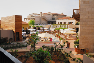 Costa Navarino: Υποδέχεται τη Navarino Agora από την 1η Ιουλίου