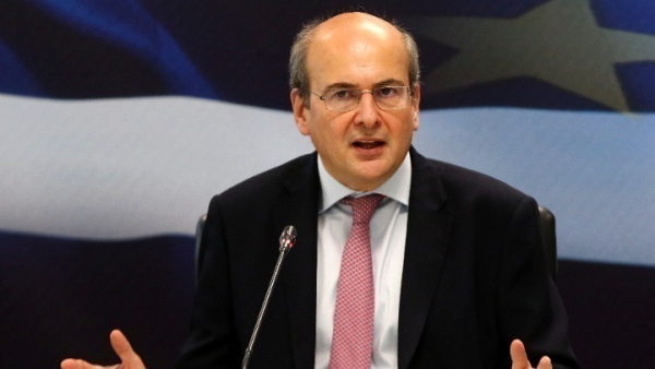 Χατζηδάκης: Δεν νοείται ο ελεύθερος επαγγελματίας να βγάζει λιγότερα από τον κατώτατο μισθό