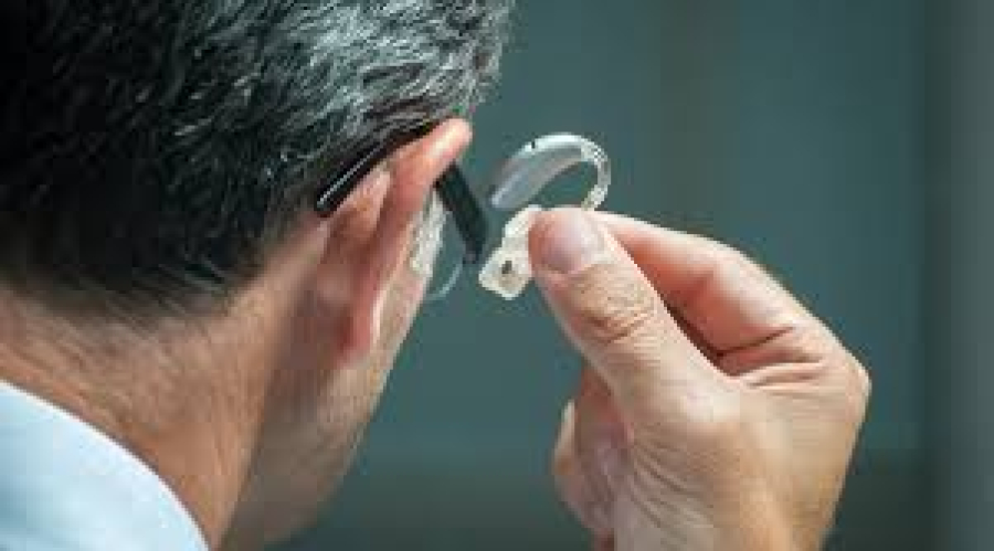 Επίδομα βαρηκοΐας: Από Τρίτη 6 Μαΐου οι αιτήσεις για ηλικίες 18 έως 65 ετών