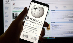 Wikipedia: Μείωση επισκεψιμότητας λόγω AI και κοινωνικών δικτύων