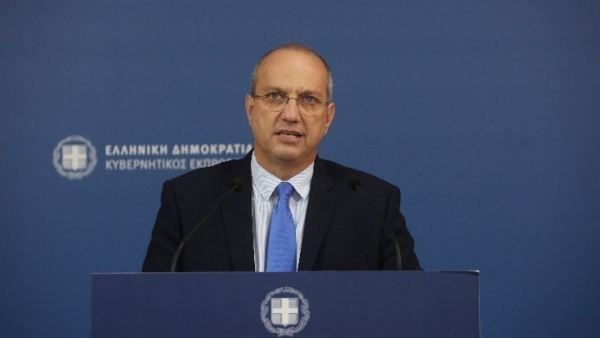 Οικονόμου: Η υποχρεωτικότητα είναι το τελευταίο εργαλείο για να αυξηθεί η εμβολιαστική κάλυψη