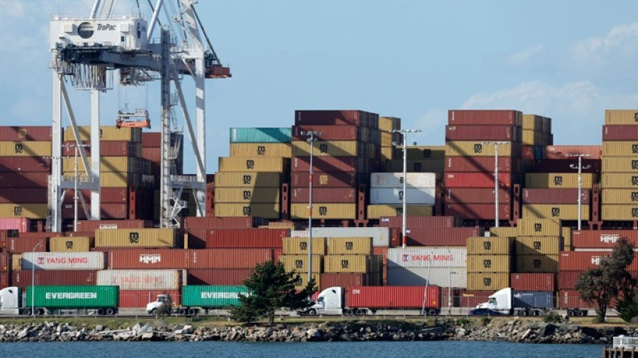 ΗΠΑ: Νέοι δασμοί στις εισαγωγές φαρμάκων, φορτηγών και επίπλων