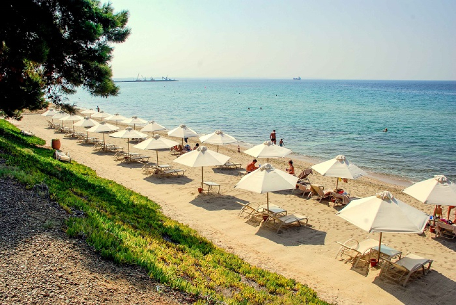 ΤΑΙΠΕΔ: Τέσσερις προσφορές για τη "Χρυσή Αμμουδιά" στη Χαλκιδική
