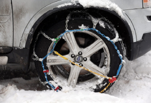 Αντιολισθητικές αλυσίδες: Πότε επιβάλλεται το πρόστιμο και πόσο είναι