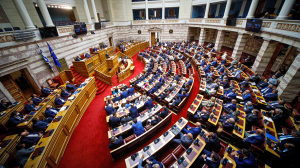 Στην Ολομέλεια της Βουλής το νομοσχέδιο για τον έντυπο και ηλεκτρονικό Τύπο