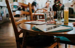 Άνοδος 28,8% του τζίρου σε καταλύματα και εστίαση τον Ιανουάριο