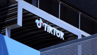 TikTok: Πρόστιμο-μαμούθ 400 εκατ. δολαρίων για τα προσωπικά δεδομένα παιδιών στις ΗΠΑ