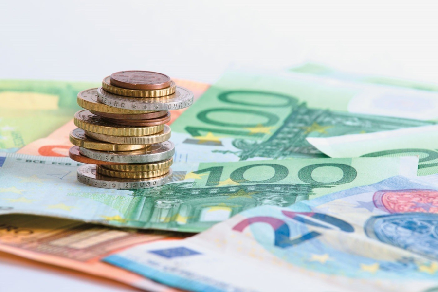 Χαμηλότερες τιμές και δωρεάν ενεργειακή αναβάθμιση για τα ενεργειακά ευάλωτα νοικοκυριά