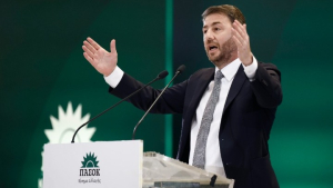 Ανδρουλάκης: Πρωταθλητής της διαφθοράς ο Μητσοτάκης, χορηγός του ο Τσίπρας