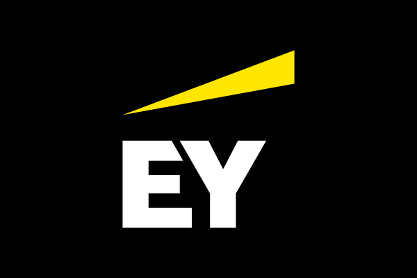 Προς διάσπαση η EY