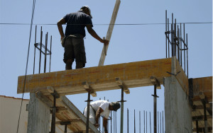 Εργασιακά: Αλλαγές σε αμοιβές και αποζημιώσεις για χιλιάδες εργατοτεχνίτες