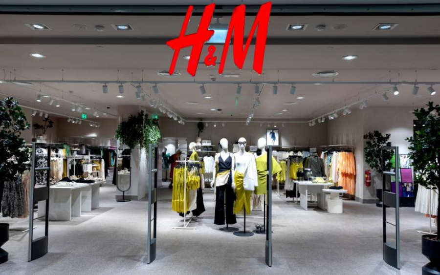 H&M: Σταθερές πωλήσεις το τρίμηνο Ιουνίου-Αυγούστου, αλλά κατώτερες των προσδοκιών