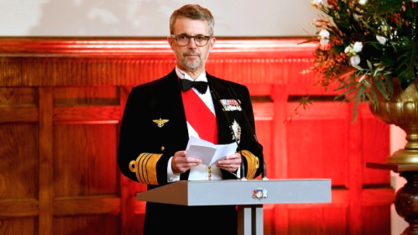 Δανία: Ο βασιλιάς Φρειδερίκος Ι' ξεκινά τριήμερη επίσκεψη στη Γροιλανδία