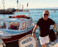 Μάικλ Κορς: Οι διακοπές του διάσημου σχεδιαστή μόδας στην «αγαπημένη» του Ελλάδα