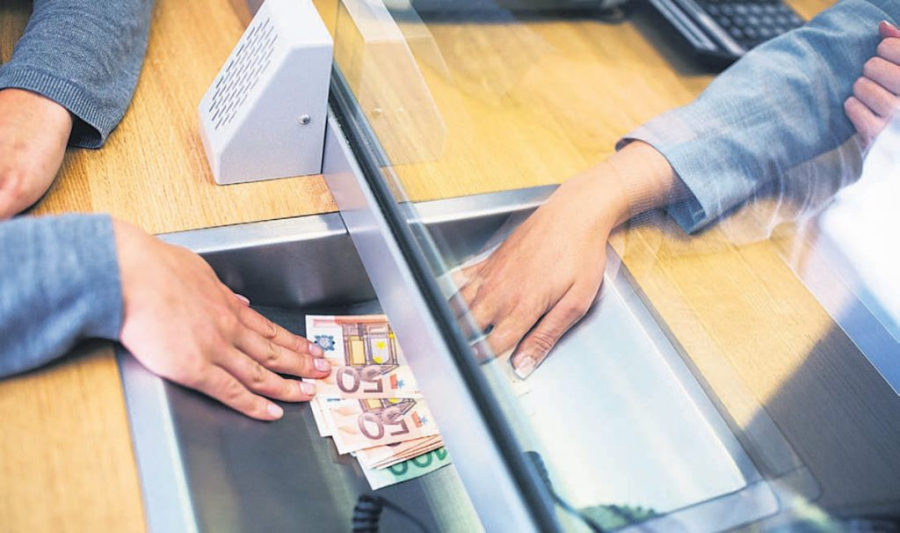 Στις προθεσμιακές καταθέσεις στρέφονται τα νοικοκυριά - Νέα προϊόντα από τις τράπεζες