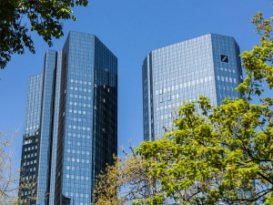 Deutsche Bank: Ανακοίνωσε κέρδη 692 εκατ. ευρώ για το β&#039; τρίμηνο