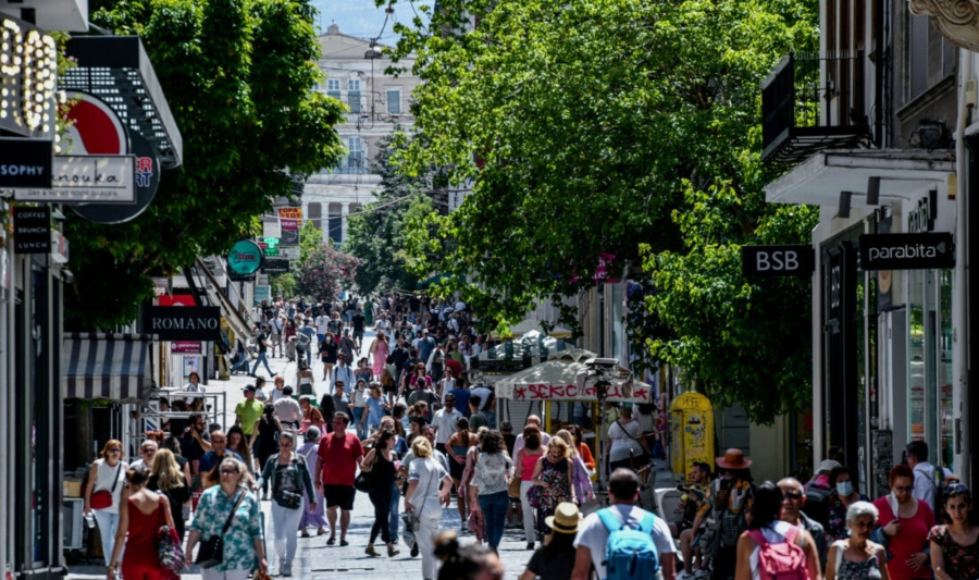 Plum: Οι Έλληνες μειώνουν τα περιττά έξοδα - Η εστίαση πλήττεται περισσότερο