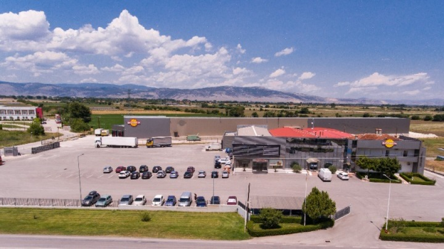 Πυρκαγιά στη Βιολάντα: Συνελήφθη ο ιδιοκτήτης του εργοστασίου και δύο στελέχη - Tι αναφέρει η εταιρεία