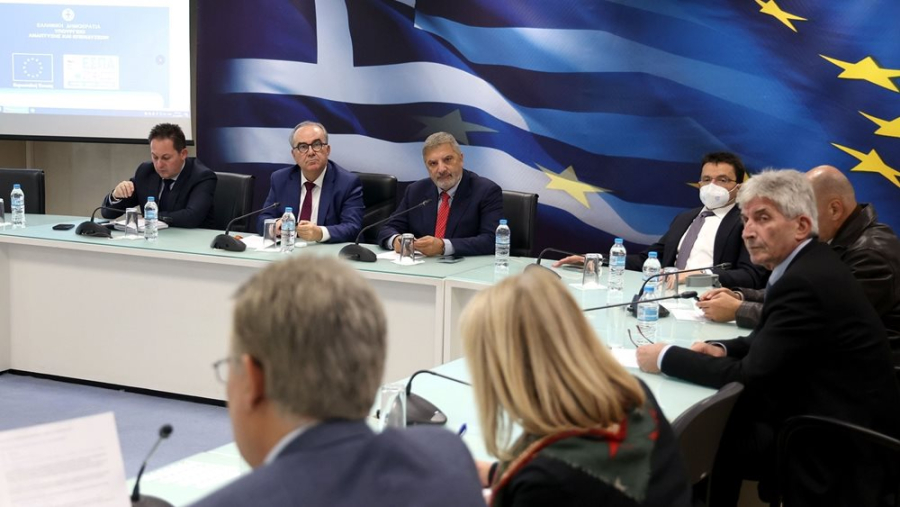 Η επένδυση της Microsoft στην Αττική στο επίκεντρο συνάντησης στο Υπ. Ανάπτυξης με συμμετοχή Πατούλη