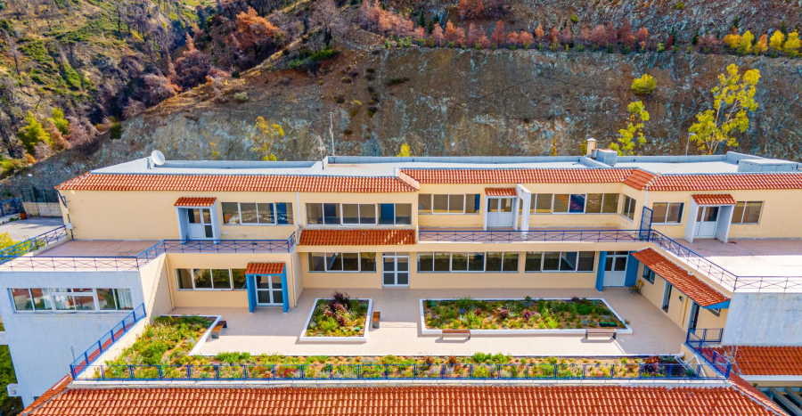 Αθηναϊκή Ζυθοποιία: Αναβάθμισε και παρέδωσε δύο σχολικά κτίρια στη Βόρεια Εύβοια