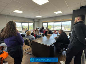 Polyplast: Υποδέχτηκε το 1ο Γυμνάσιο Παλαιού Φαλήρου στις εγκαταστάσεις της