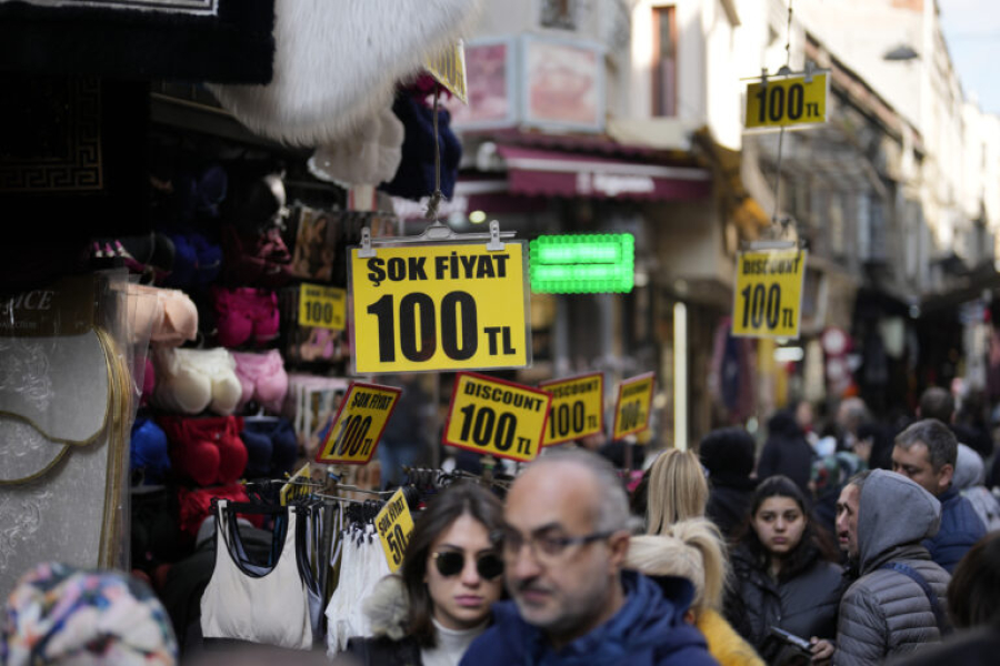 Τουρκία: Στο 50% το επιτόκιο δανεισμού