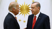 Μπάιντεν σε Ερντογάν: «Σημαντικό να διατηρηθεί η σταθερότητα σε Αιγαίο και Συρία»